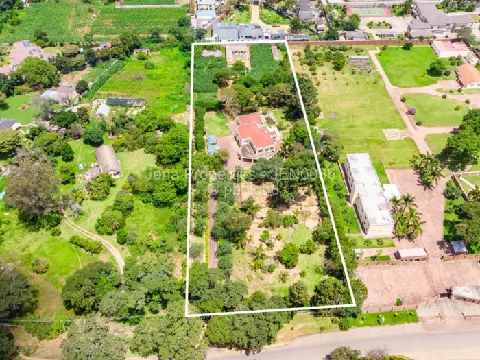 6 Bedroom House for Sale in Helensvale, Harare