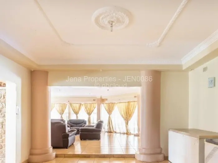6 Bedroom House for Sale in Helensvale, Harare