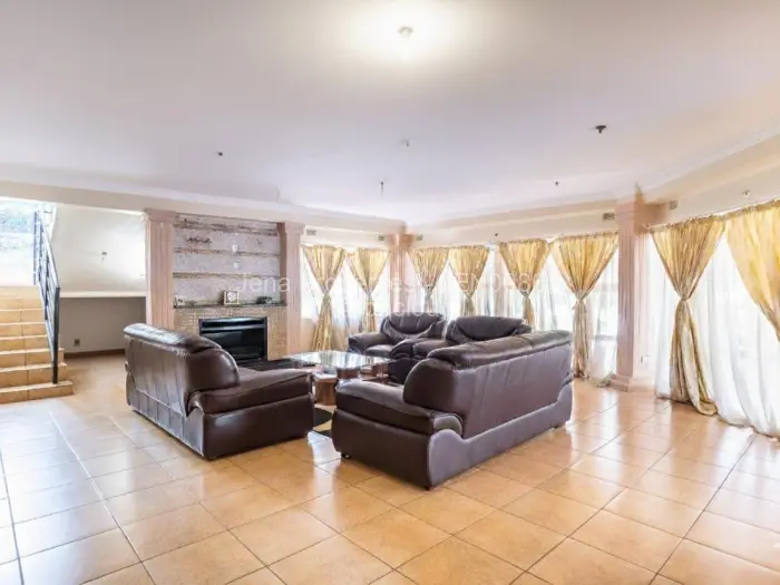 6 Bedroom House for Sale in Helensvale, Harare