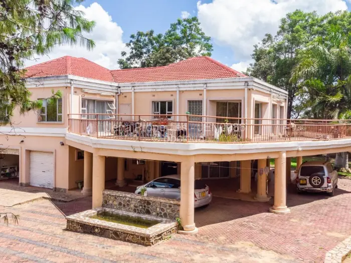 6 Bedroom House for Sale in Helensvale, Harare
