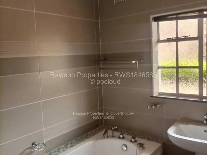 5 Bedroom House for Sale in Shawasha Hills, Harare