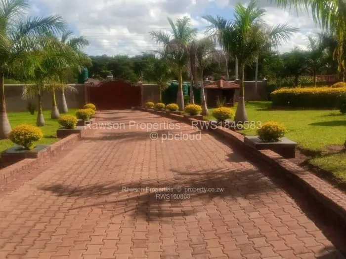 5 Bedroom House for Sale in Shawasha Hills, Harare