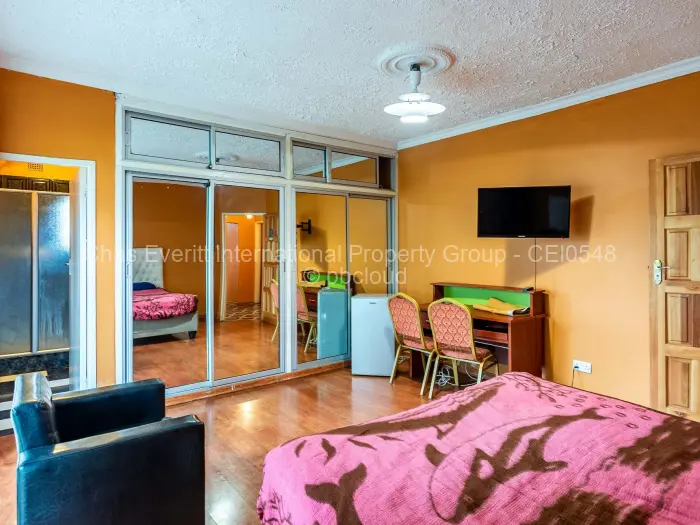 5 Bedroom House for Sale in Philadelphia, Harare