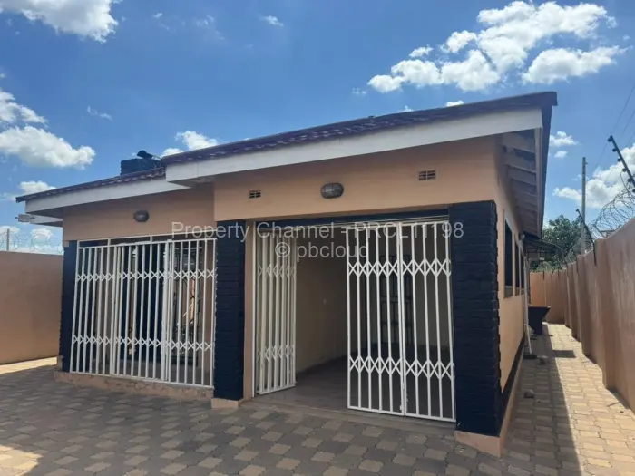 4 Bedroom House to Rent in Budiriro, Harare