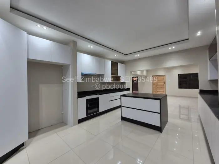 Townhouse/Cluster to Rent in Greystone Park, Harare