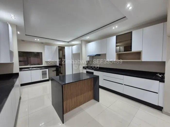 Townhouse/Cluster to Rent in Greystone Park, Harare