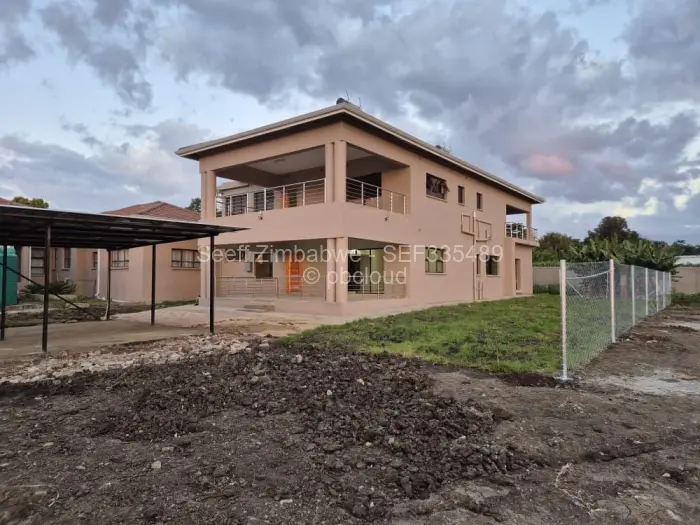 Townhouse/Cluster to Rent in Greystone Park, Harare