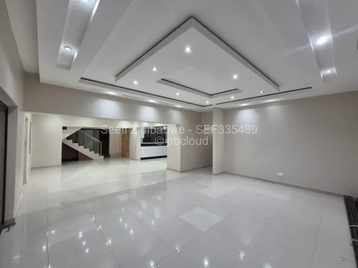 Townhouse/Cluster to Rent in Greystone Park, Harare