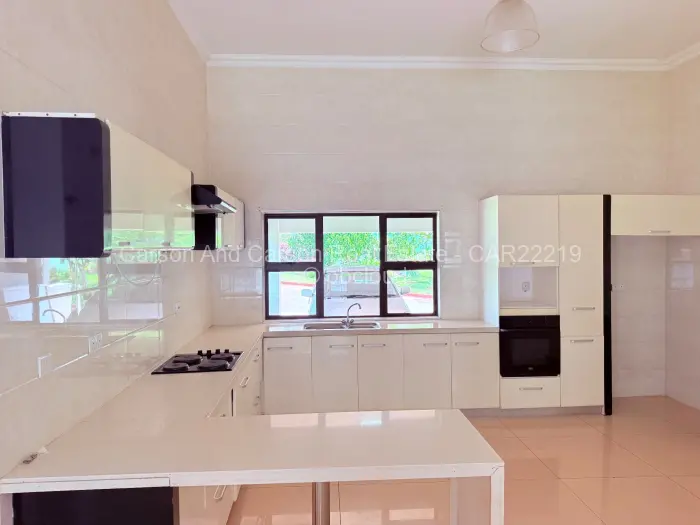 Townhouse/Cluster to Rent in Greystone Park, Harare