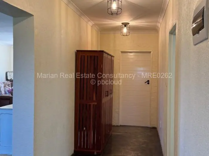 4 Bedroom Cottage/Garden Flat for Sale in Douglasdale, Bulawayo