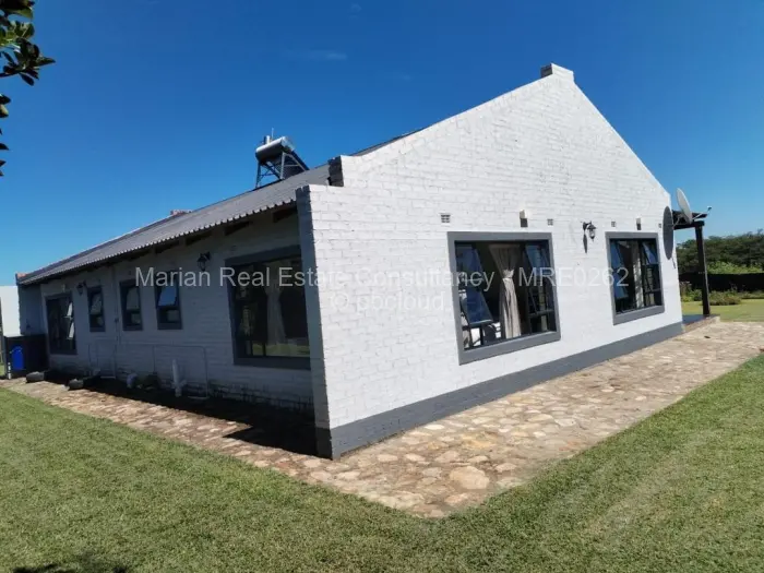 4 Bedroom Cottage/Garden Flat for Sale in Douglasdale, Bulawayo