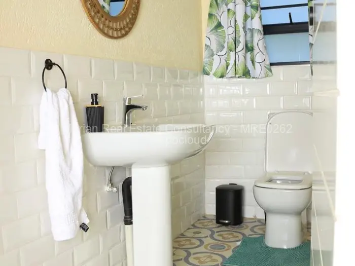 4 Bedroom Cottage/Garden Flat for Sale in Douglasdale, Bulawayo