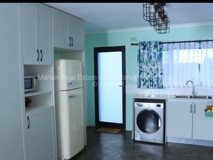 4 Bedroom Cottage/Garden Flat for Sale in Douglasdale, Bulawayo