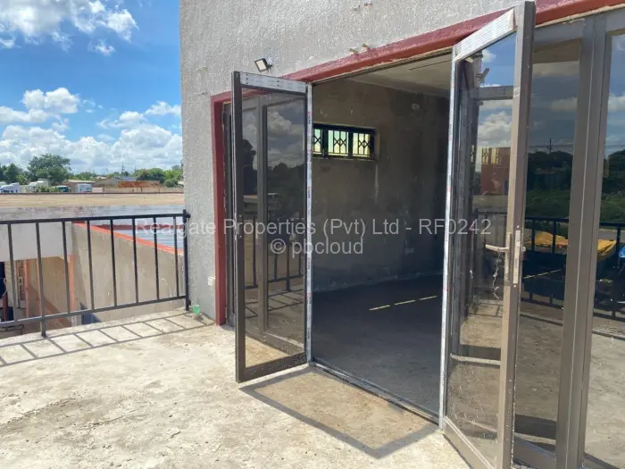 Retail/Shop for Sale in Lobengula, Bulawayo