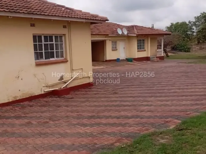 5 Bedroom House for Sale in Waterfalls, Harare