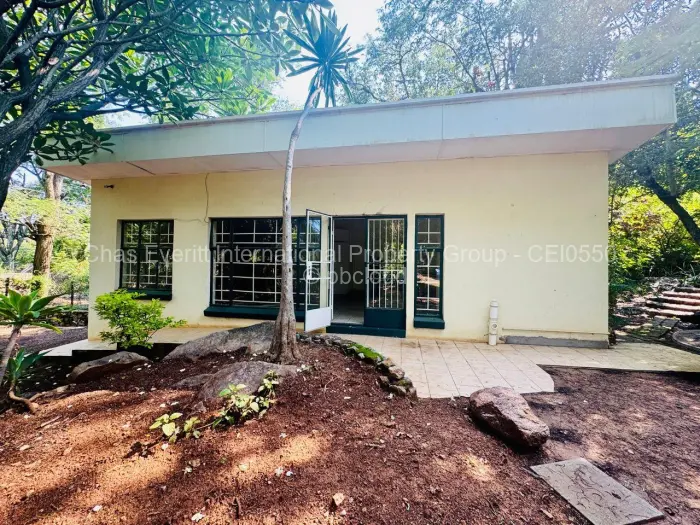 1 Bedroom Cottage/Garden Flat to Rent in Burnside, Bulawayo