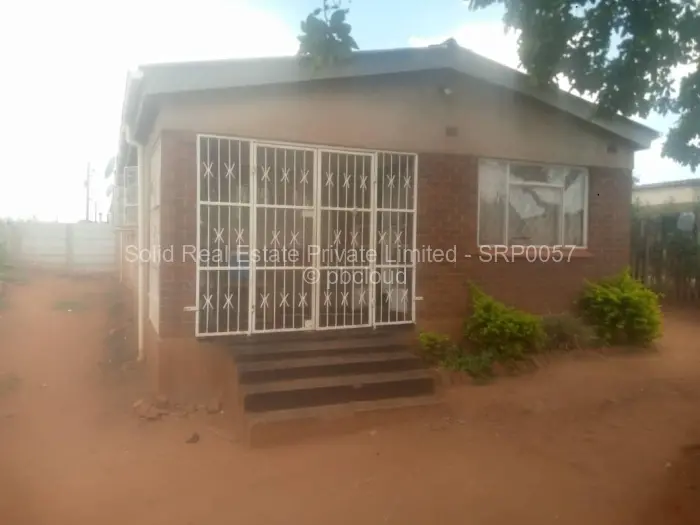 5 Bedroom House to Rent in Kambuzuma, Harare