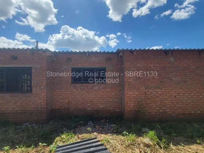 2 Bedroom House for Sale in Selbourne Park, Bulawayo