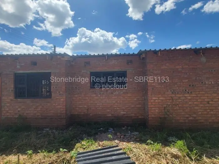 2 Bedroom House for Sale in Selbourne Park, Bulawayo