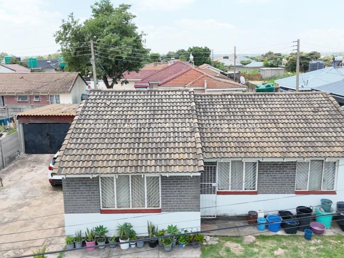 1 Bedroom House for Sale in Msasa Park, Harare