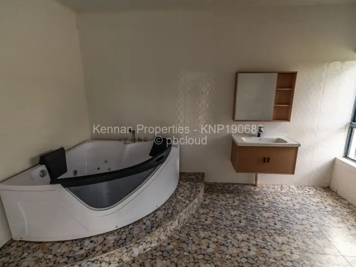 Townhouse/Cluster for Sale in Helensvale, Harare