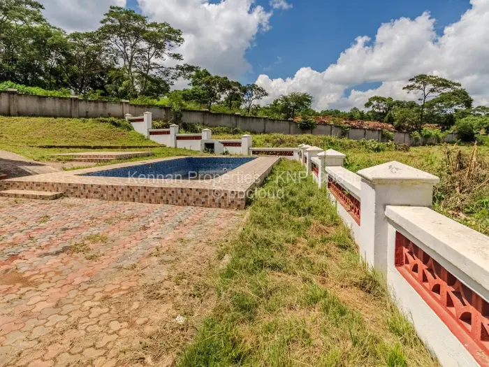 Townhouse/Cluster for Sale in Helensvale, Harare