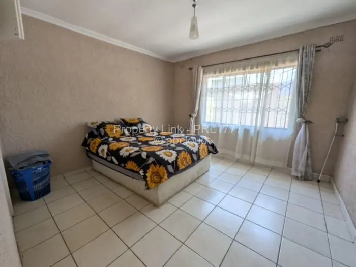 2 Bedroom Cottage/Garden Flat for Sale in Newlands, Harare