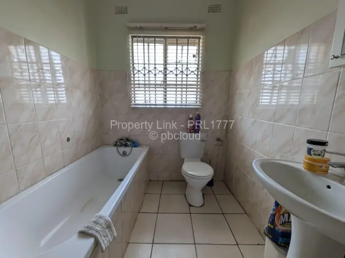 2 Bedroom Cottage/Garden Flat for Sale in Newlands, Harare