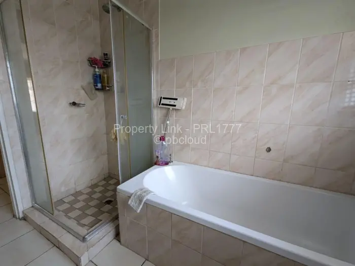 2 Bedroom Cottage/Garden Flat for Sale in Newlands, Harare