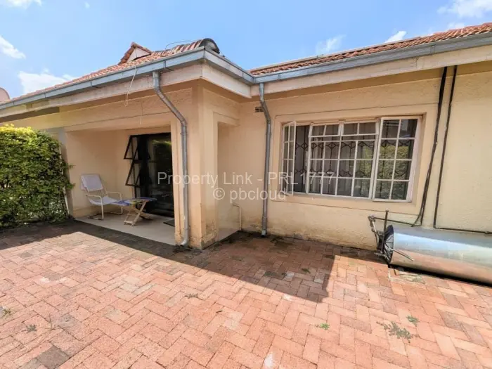 2 Bedroom Cottage/Garden Flat for Sale in Newlands, Harare