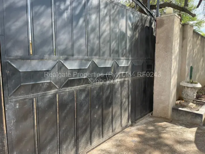 4 Bedroom House for Sale in Richmond, Bulawayo