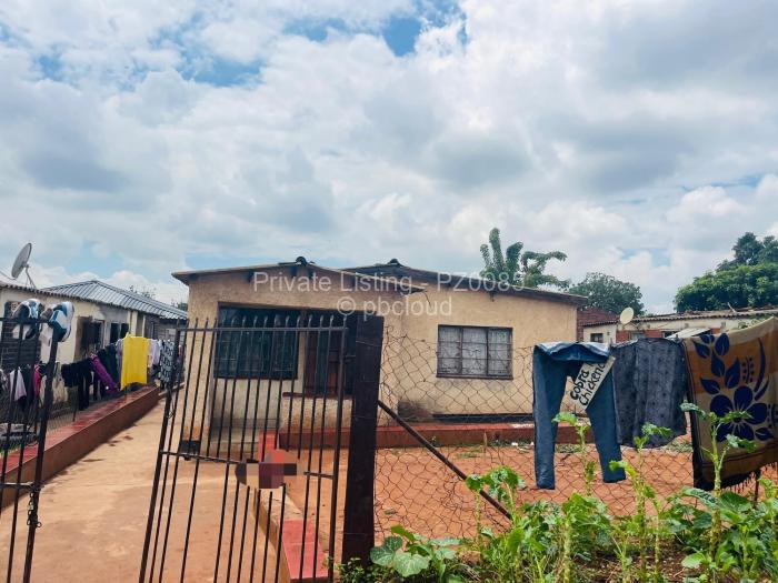 House for Sale in Kambuzuma, Harare
