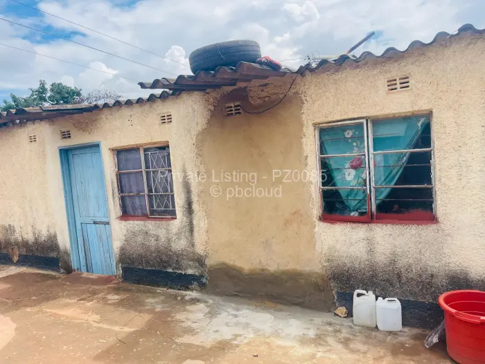 House for Sale in Kambuzuma, Harare