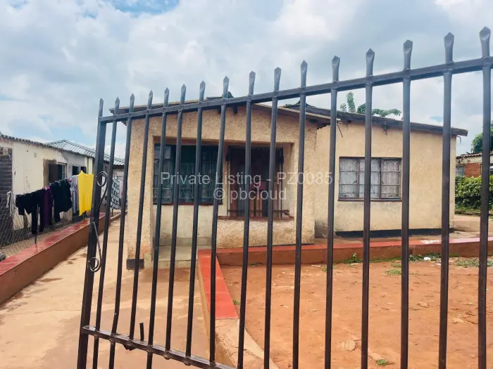 House for Sale in Kambuzuma, Harare