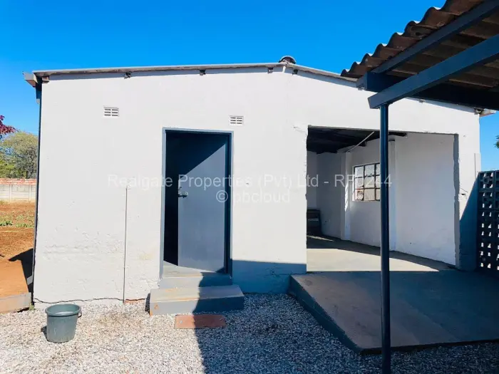 3 Bedroom House for Sale in Killarney, Bulawayo