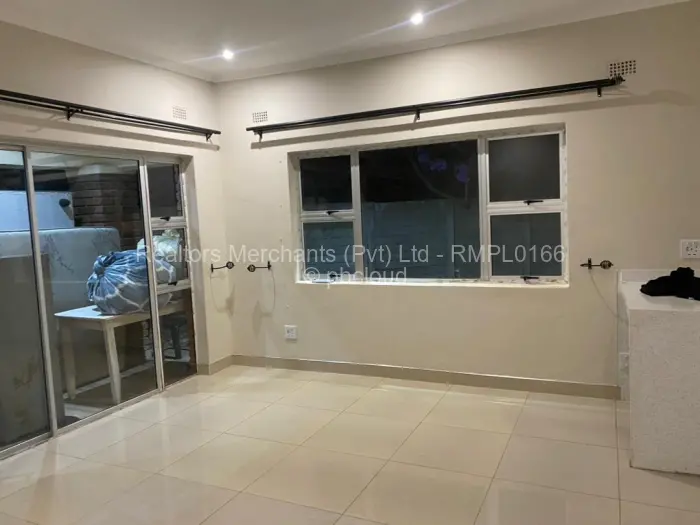 Townhouse/Cluster to Rent in Waterfalls, Harare