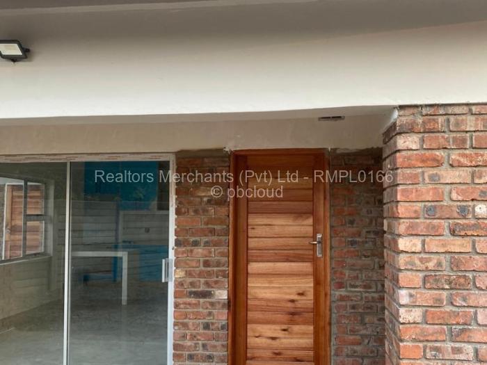 Townhouse/Cluster to Rent in Waterfalls, Harare