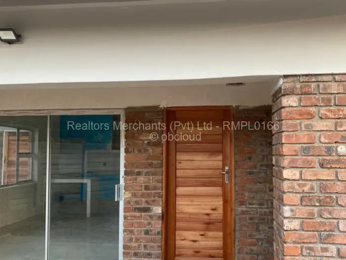Townhouse/Cluster to Rent in Waterfalls, Harare