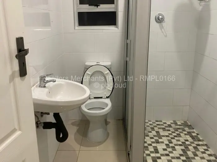 Townhouse/Cluster to Rent in Waterfalls, Harare