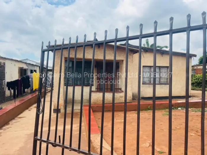 4 Bedroom House for Sale in Kambuzuma, Harare