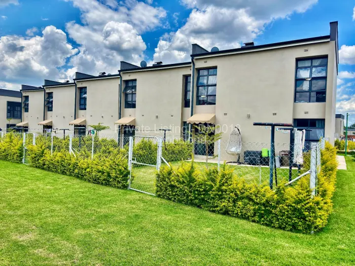 Townhouse/Cluster to Rent in Strathaven, Harare