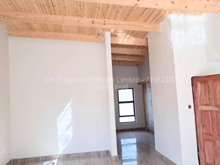 6 Bedroom House to Rent in Newlands