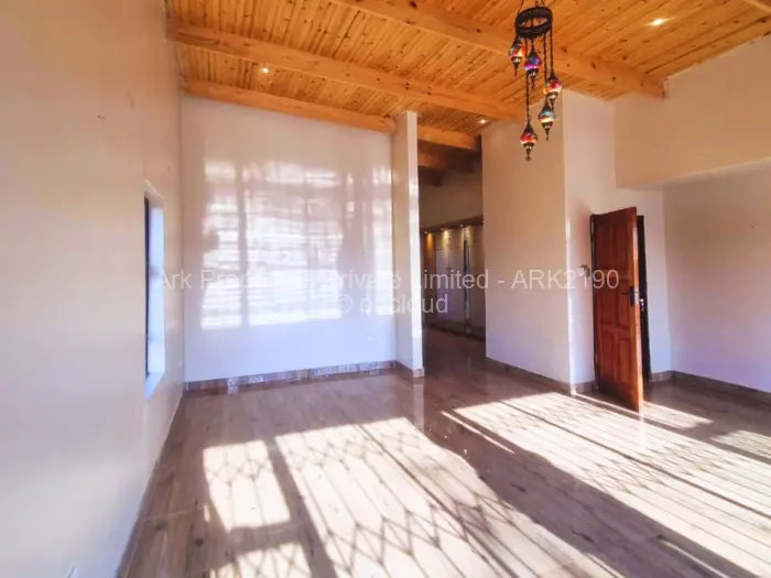 6 Bedroom House to Rent in Newlands