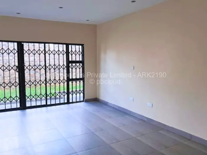 6 Bedroom House to Rent in Newlands