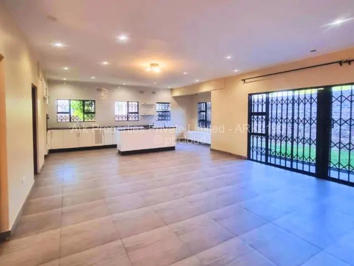 6 Bedroom House to Rent in Newlands