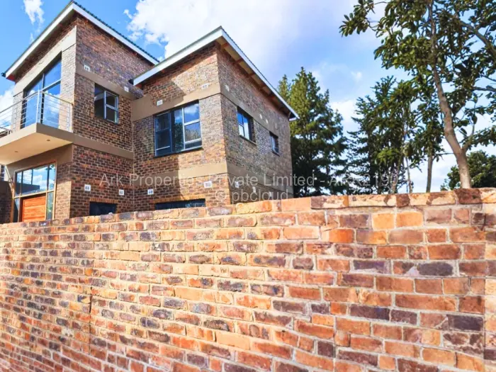 6 Bedroom House to Rent in Newlands