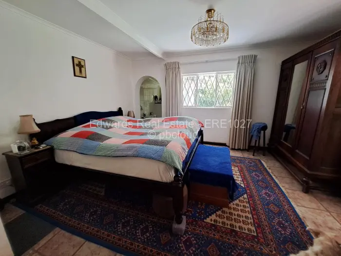 Townhouse/Cluster for Sale in Lake Chivero, Lake Chivero