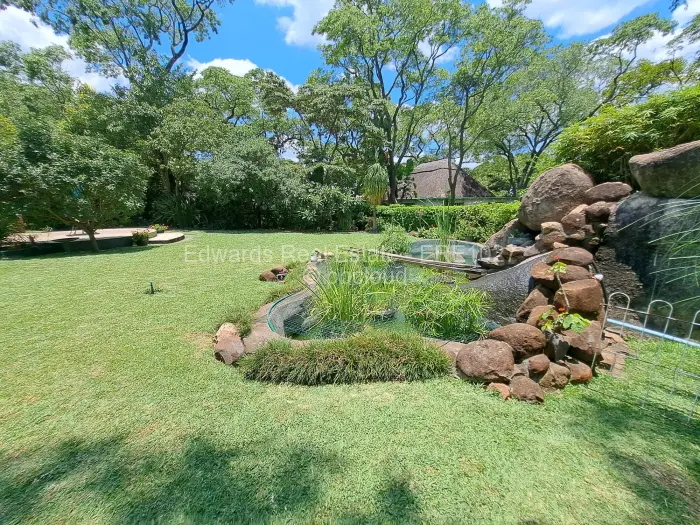 Townhouse/Cluster for Sale in Lake Chivero, Lake Chivero