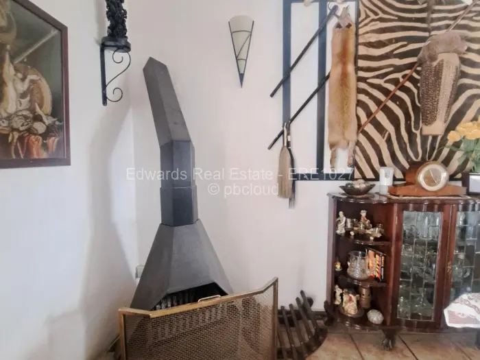 Townhouse/Cluster for Sale in Lake Chivero, Lake Chivero