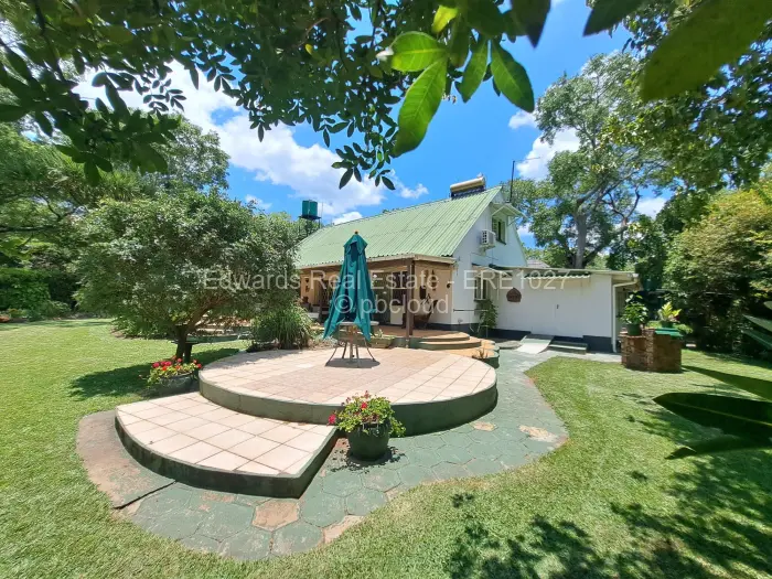 Townhouse/Cluster for Sale in Lake Chivero, Lake Chivero